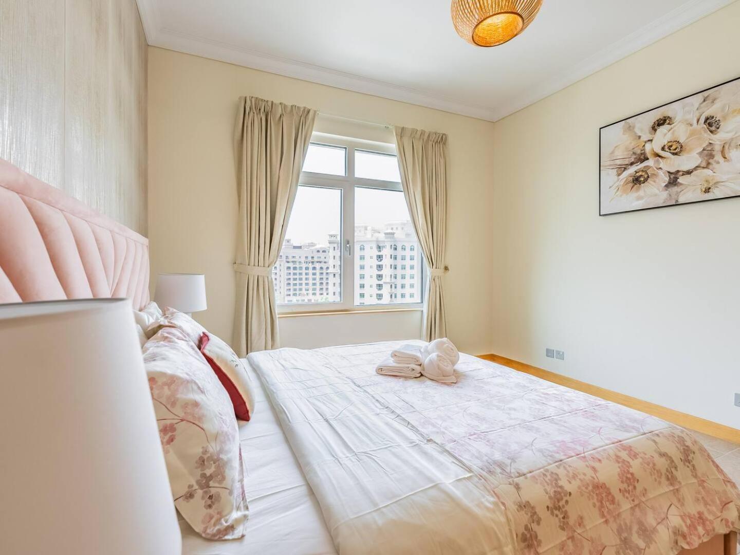 Palm Jumeriah - 4 Bedroom - Beachfront Living