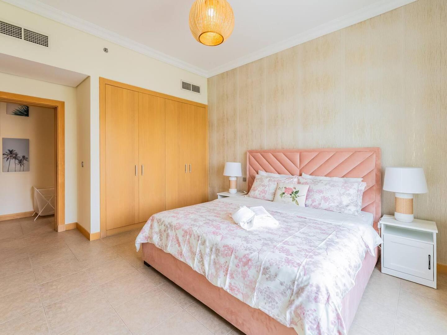 Apartment Palm Jumeriah - 4 Bedroom - Beachfront Living *