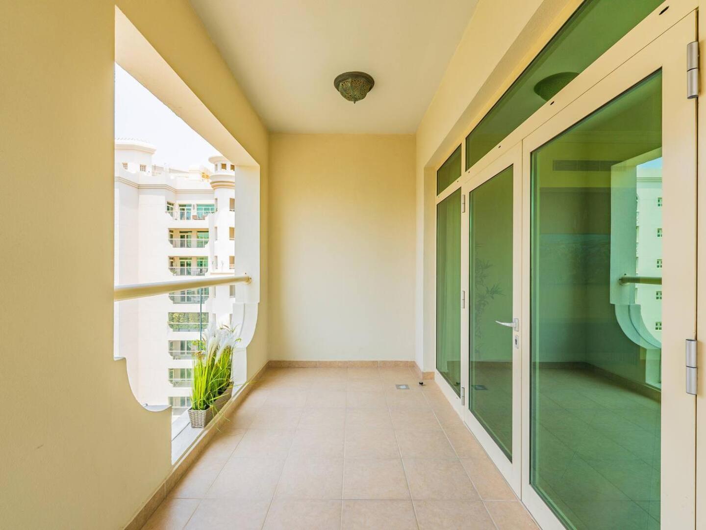 Palm Jumeriah - 4 Bedroom - Beachfront Living Dubai